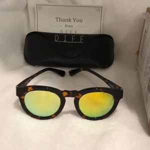 NEW DIFF EYEWEAR SUNGLASSES still in case and box never worn.